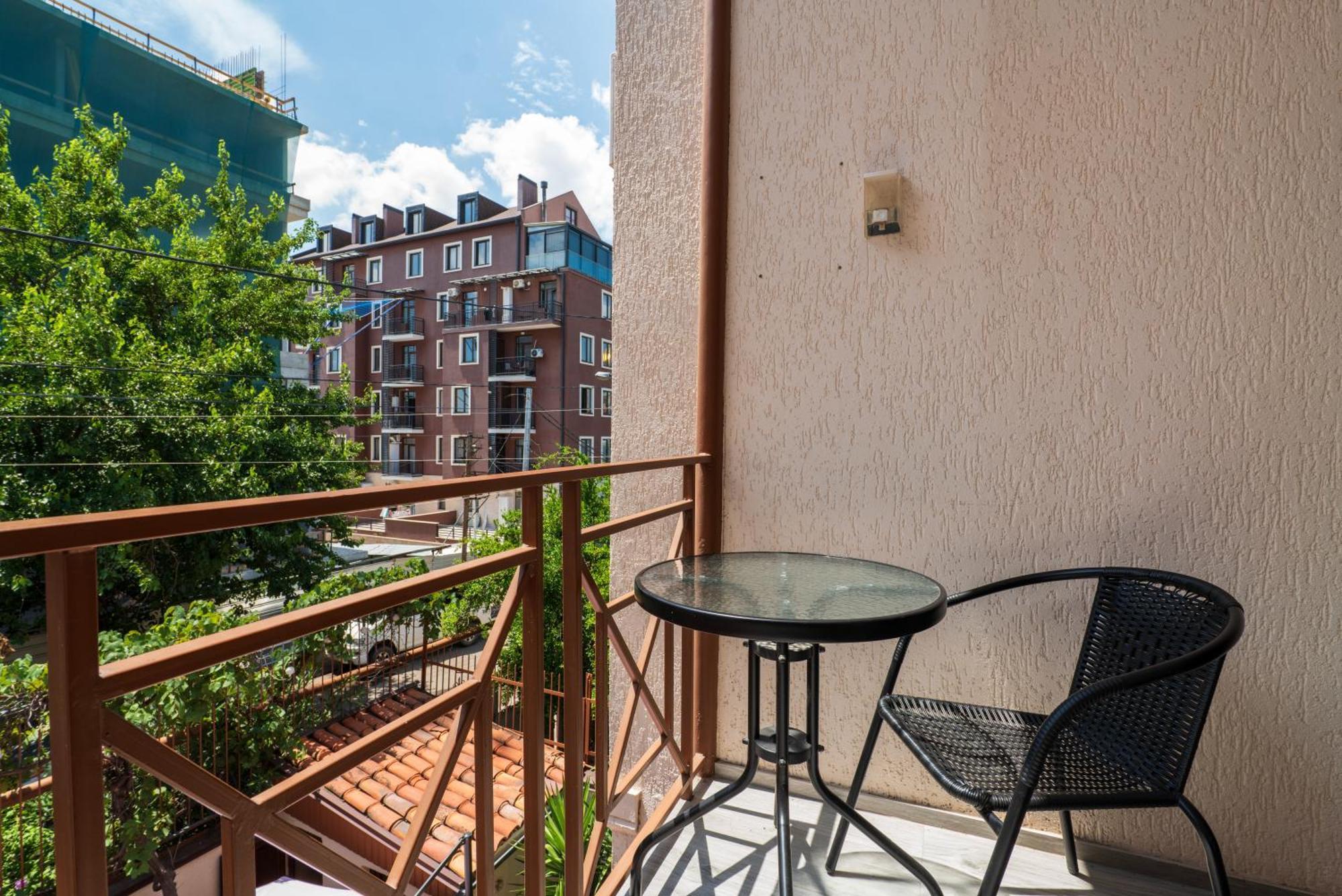 Hotel A&K Tbiliszi Kültér fotó